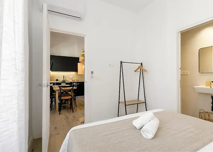 Comfort And Design En Gran Via De Colon Apartment *
